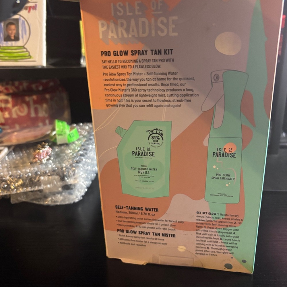 Isle of Paradise Pro Glow Spray Tan Kit with Mint and Coral - Picture 3 of 6